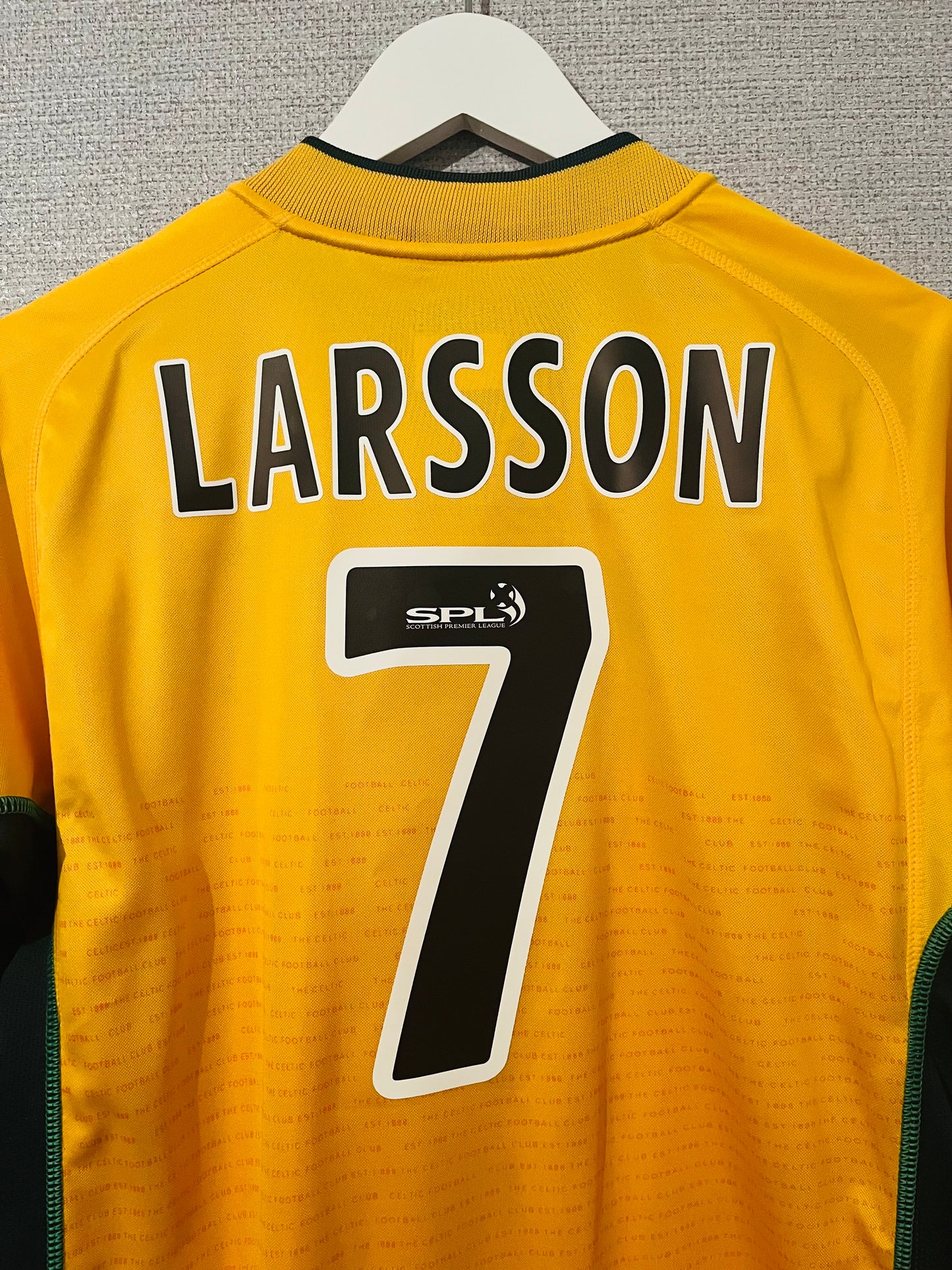 Glasgow Celtic away football shirt 2002/03 Larsson Medium