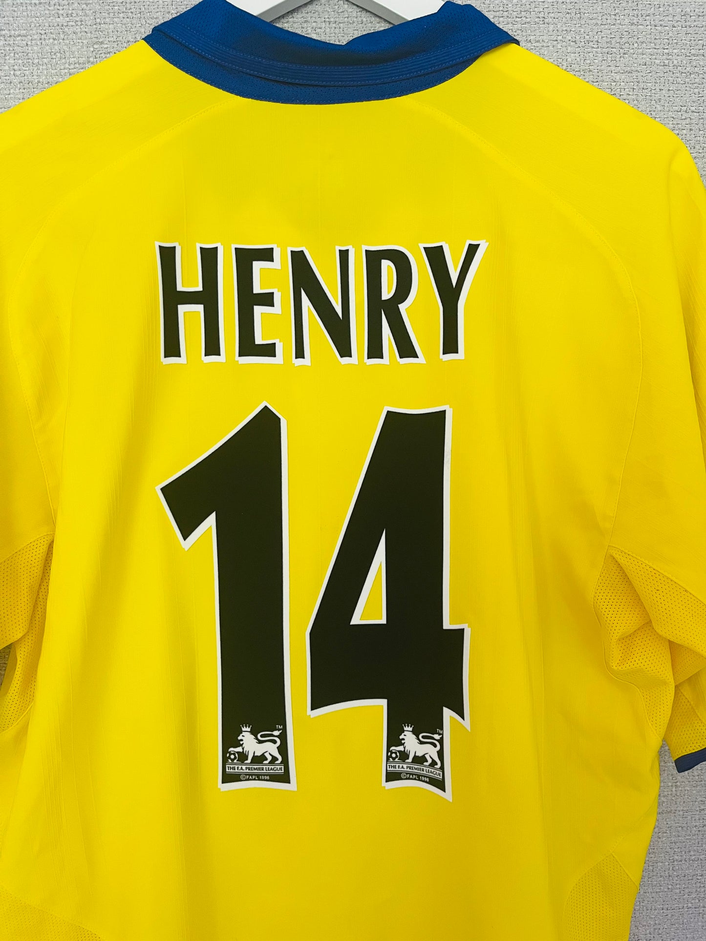 Arsenal away football shirt 2003/04 Henry Large