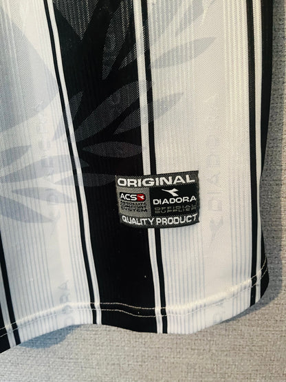 Udinese home football shirt
2000/01 Large