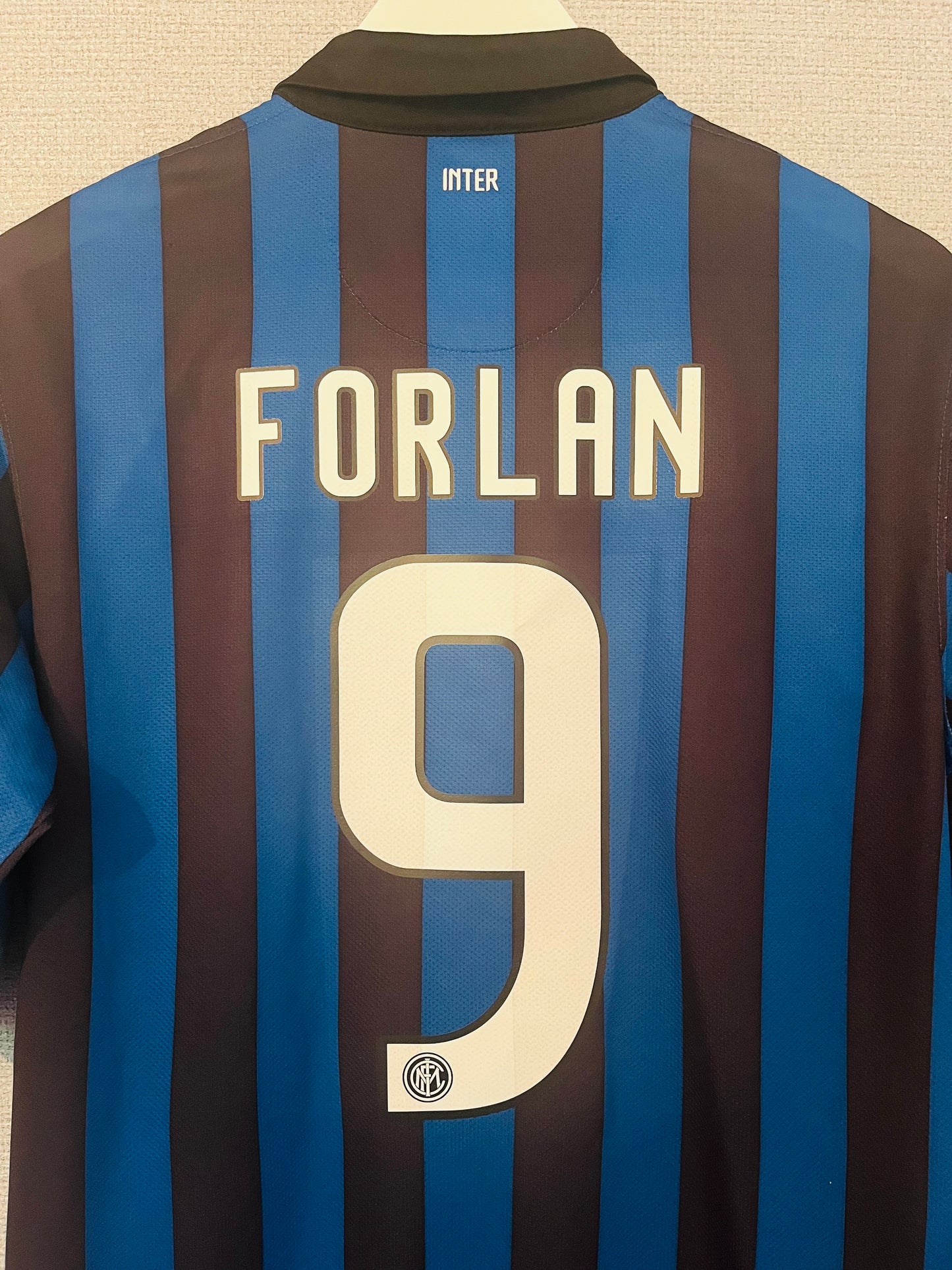 Inter Milan home football shirt
2011/12 Forlan Medium