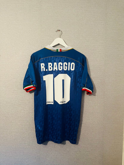 Italy home football shirt 1995/96 Baggio Medium