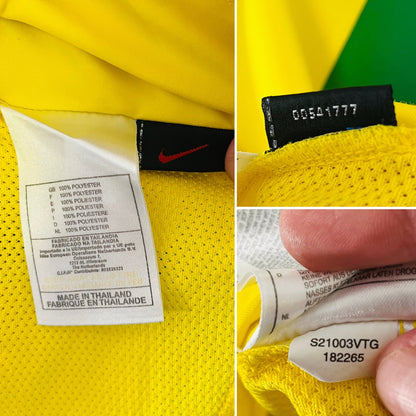 Brazil home football shirt
W/C 2002 Ronaldo Medium