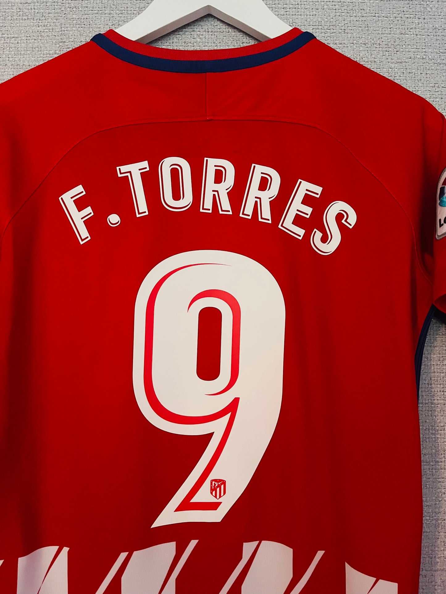 Atletico Madrid home football shirt 2017/18 Torres XL youths