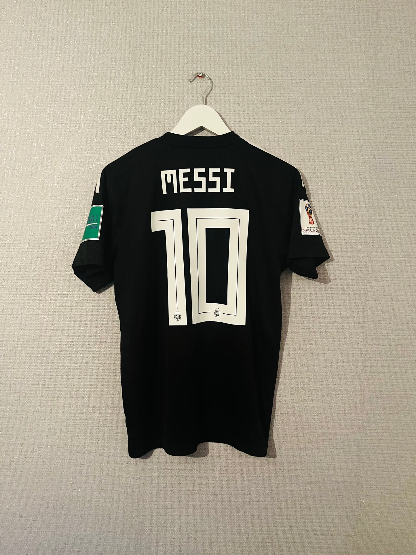 Argentina away football shirt     W/C 2018 Messi Medium