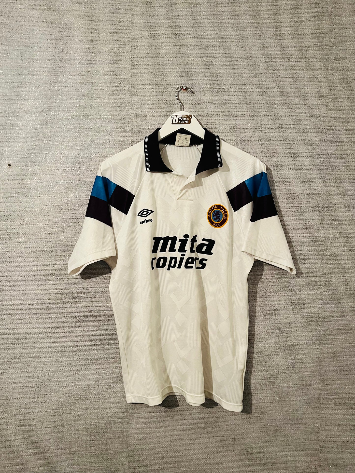 Aston Villa away football shirt
1990/92 Medium
