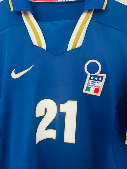 Italy home football shirt Euro 1996 Zola Medium