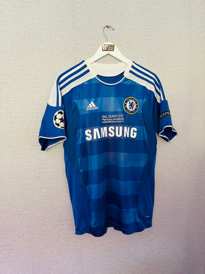 Chelsea home football shirt
2011/12 Drogba Medium