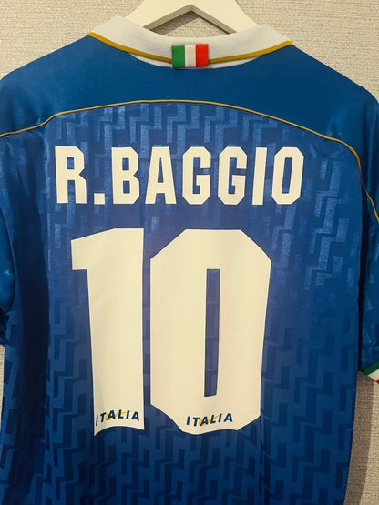 Italy home football shirt 1995/96 Baggio Medium