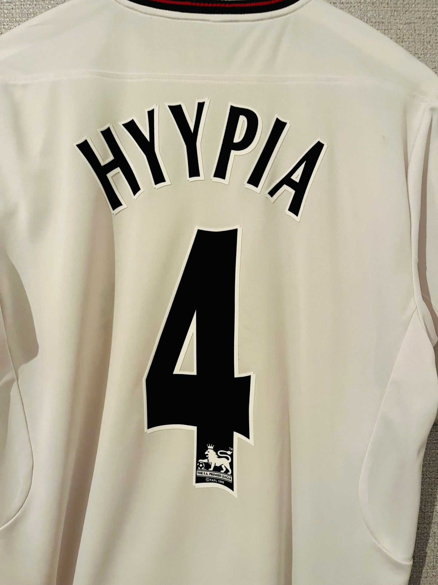 Liverpool away football shirt
2003/05 Hyypia Medium