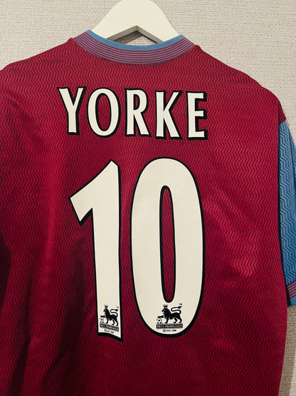 Aston Villa home football shirt
1997/98 Yorke Medium