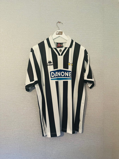Juventus home football shirt
1994/95 XL