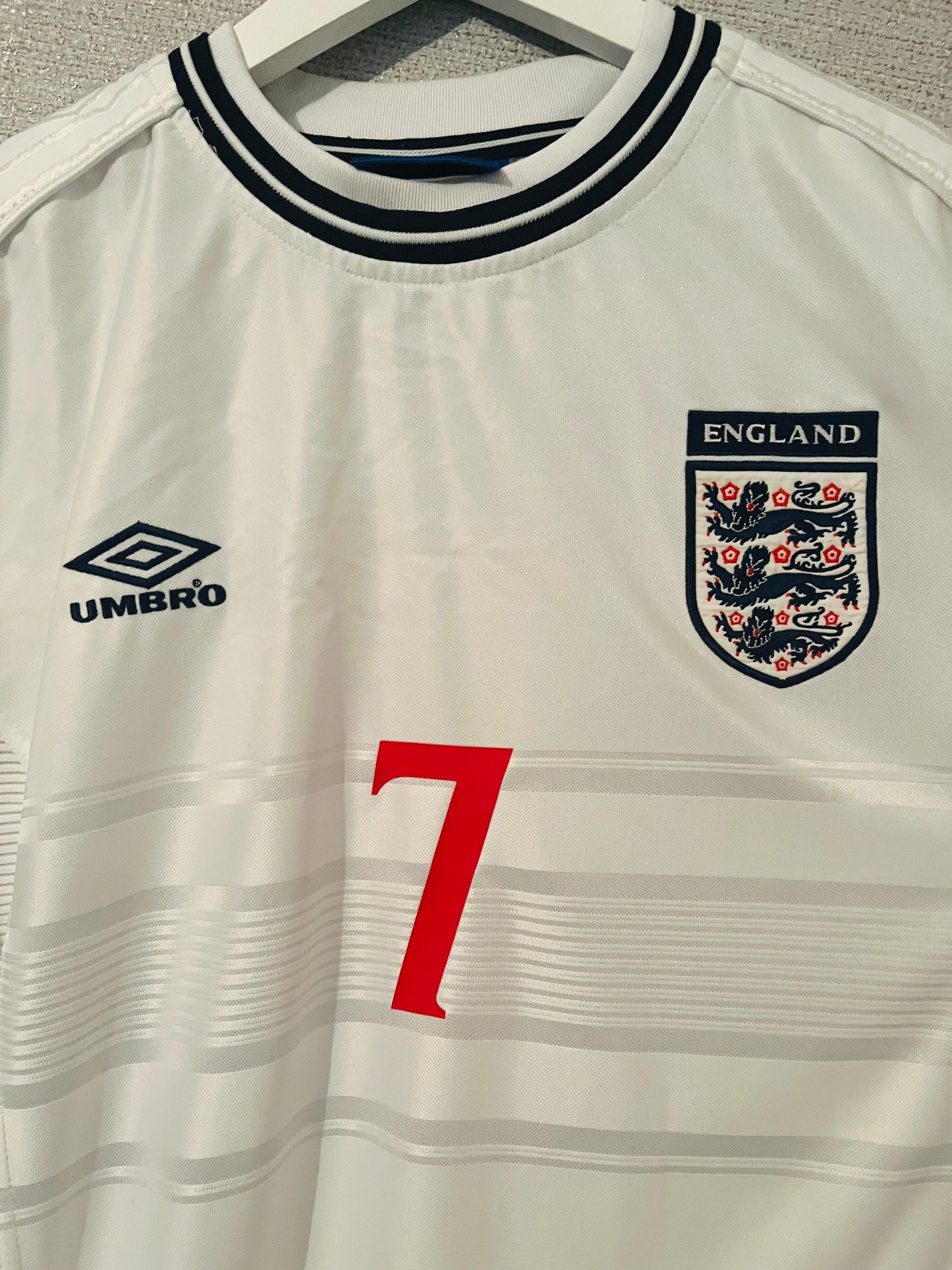 England home football shirt 1999/2000 Beckham Medium