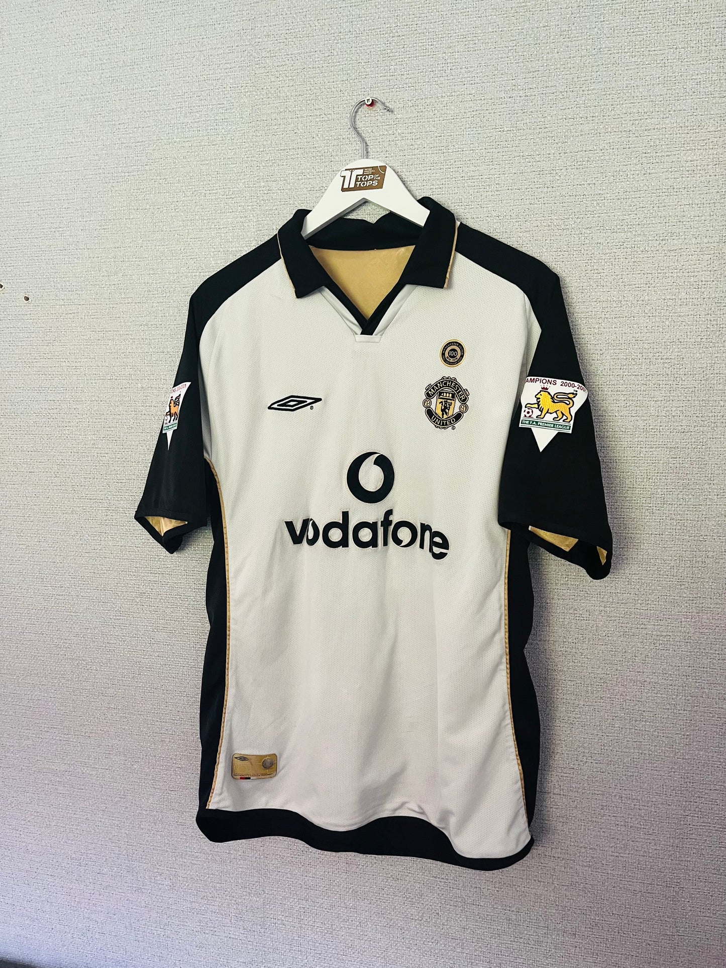 Manchester United away reversible football shirt
2001/02 Keane Medium