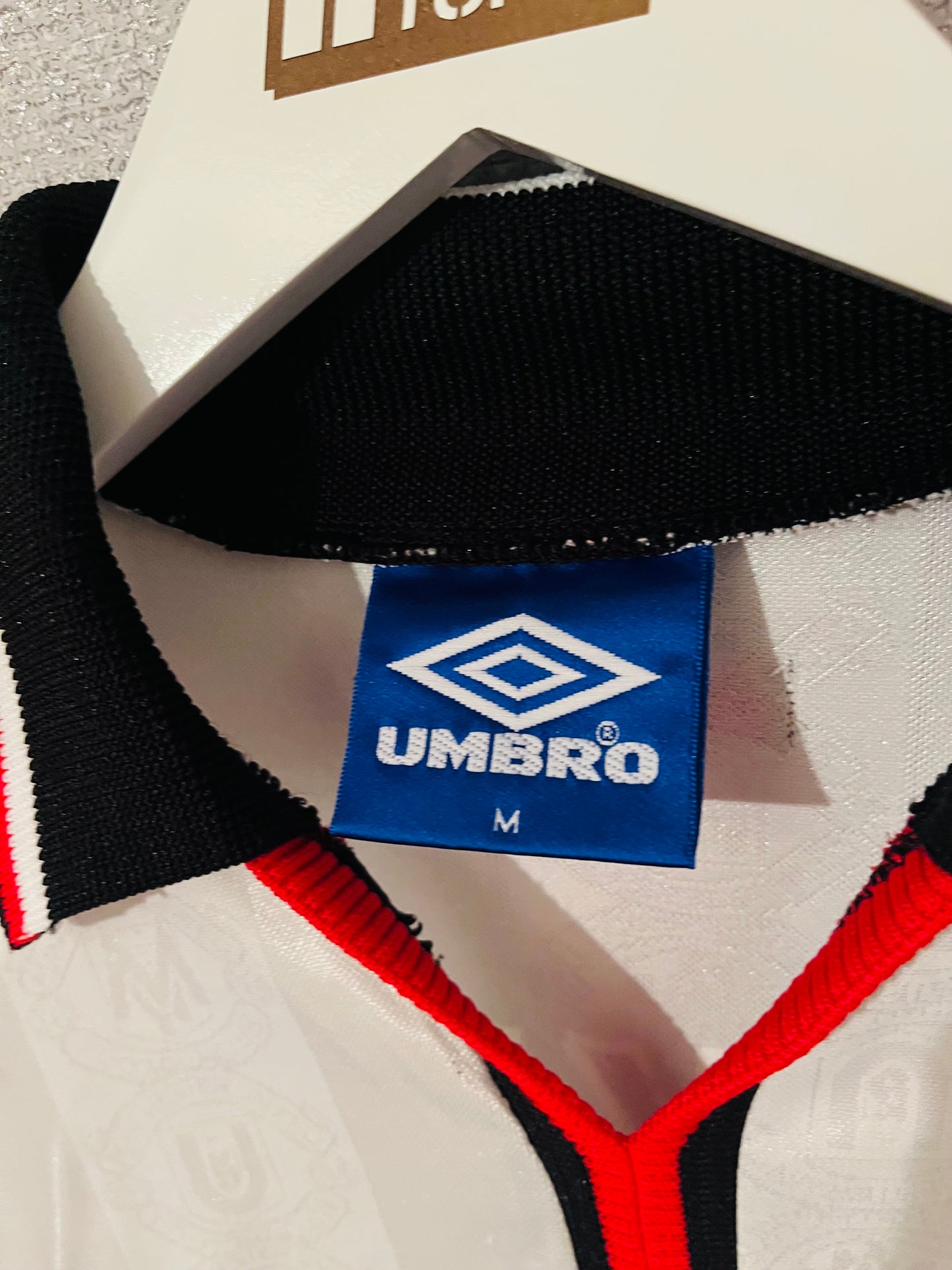 Manchester United away football shirt 1997/98 Beckham