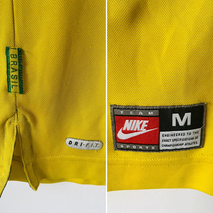 Brazil home football shirt
W/C 1998 R9 medium