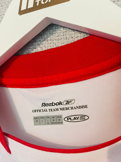 Liverpool away football shirt
2005/06 Morientes Medium