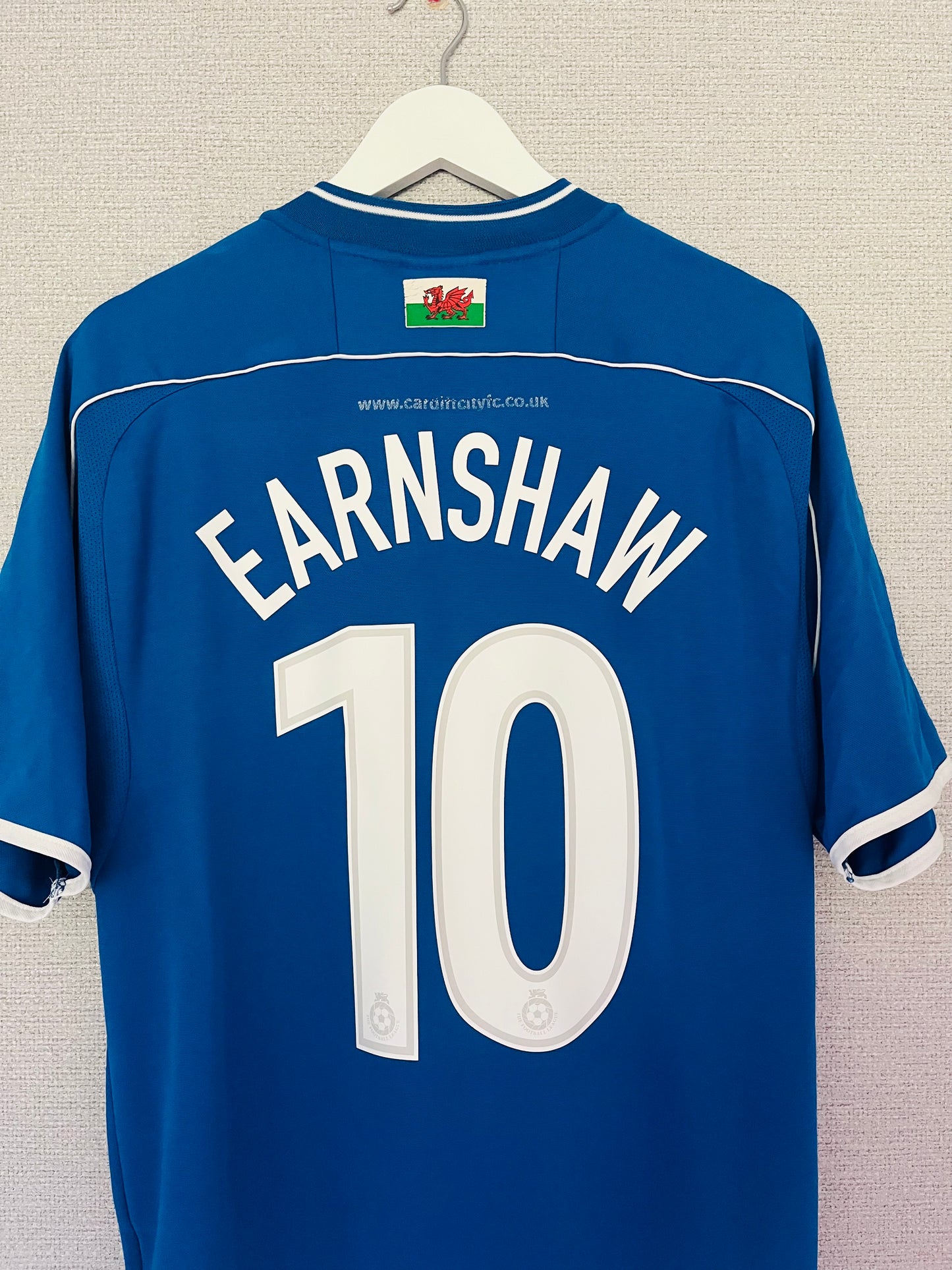 Cardiff City home football shirt 2003/04 Earnshaw Medium