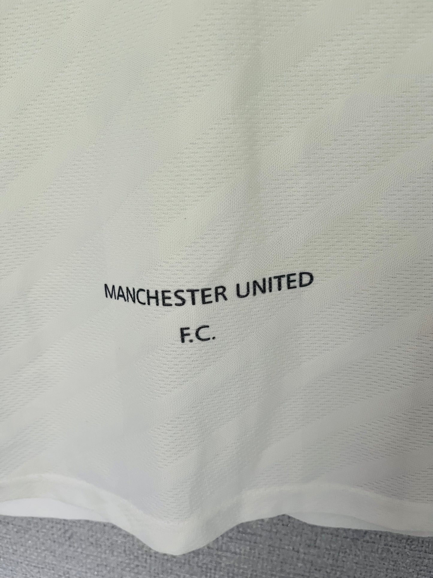 Manchester United away football shirt 1996/97 Cantona Medium
