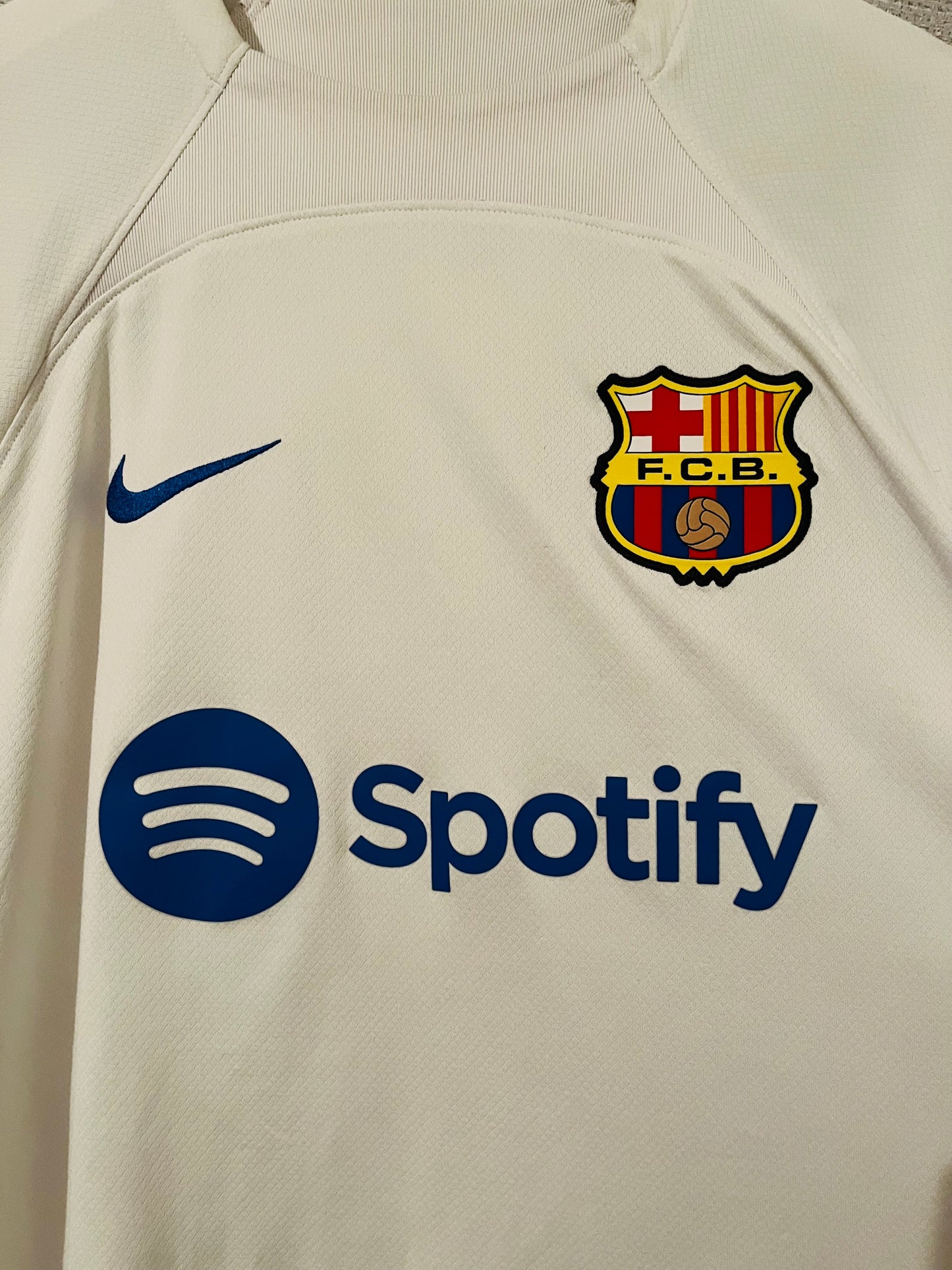 Barcelona away football shirt 2023/24 Lamine Yamal Large