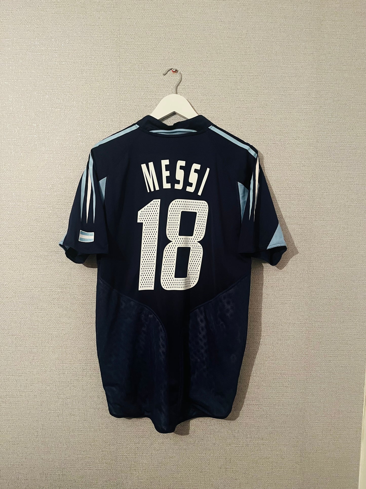 Argentina away football shirt 2004/05 Messi Medium