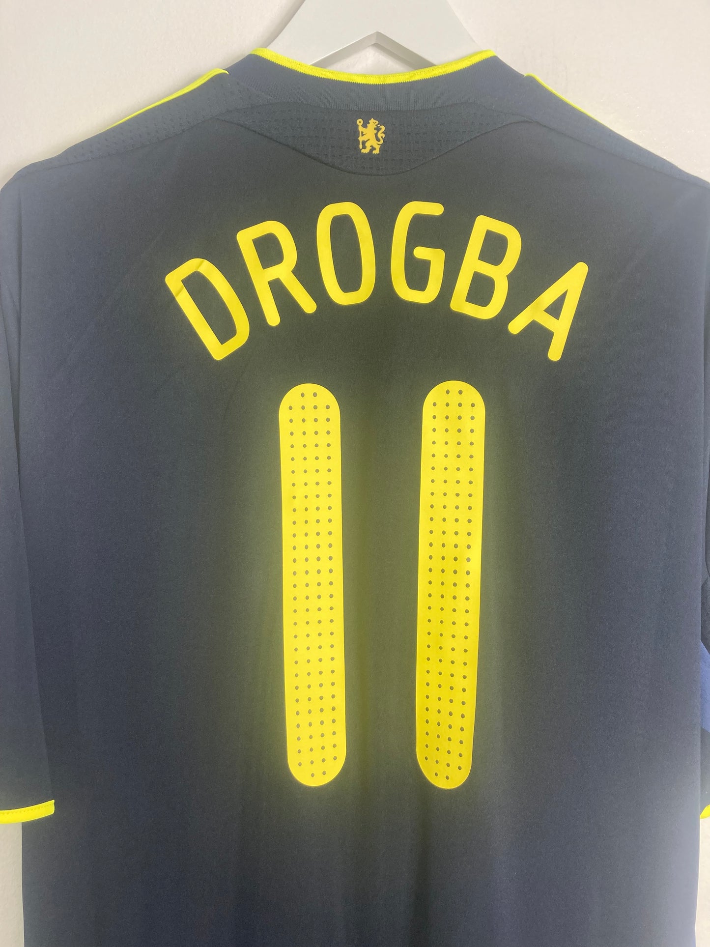 Chelsea away football shirt 2009/10 Drogba XL