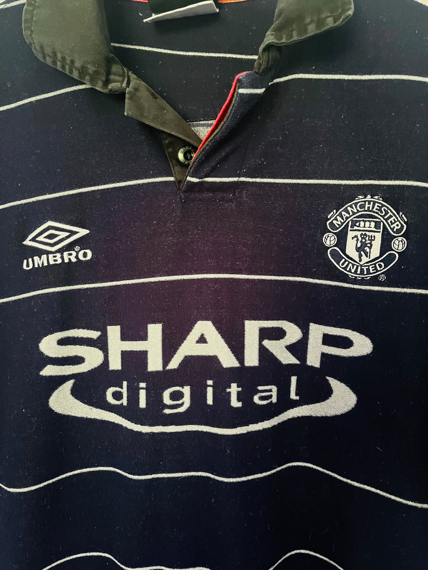 Manchester United away football shirt 1999/2000 Beckham Large