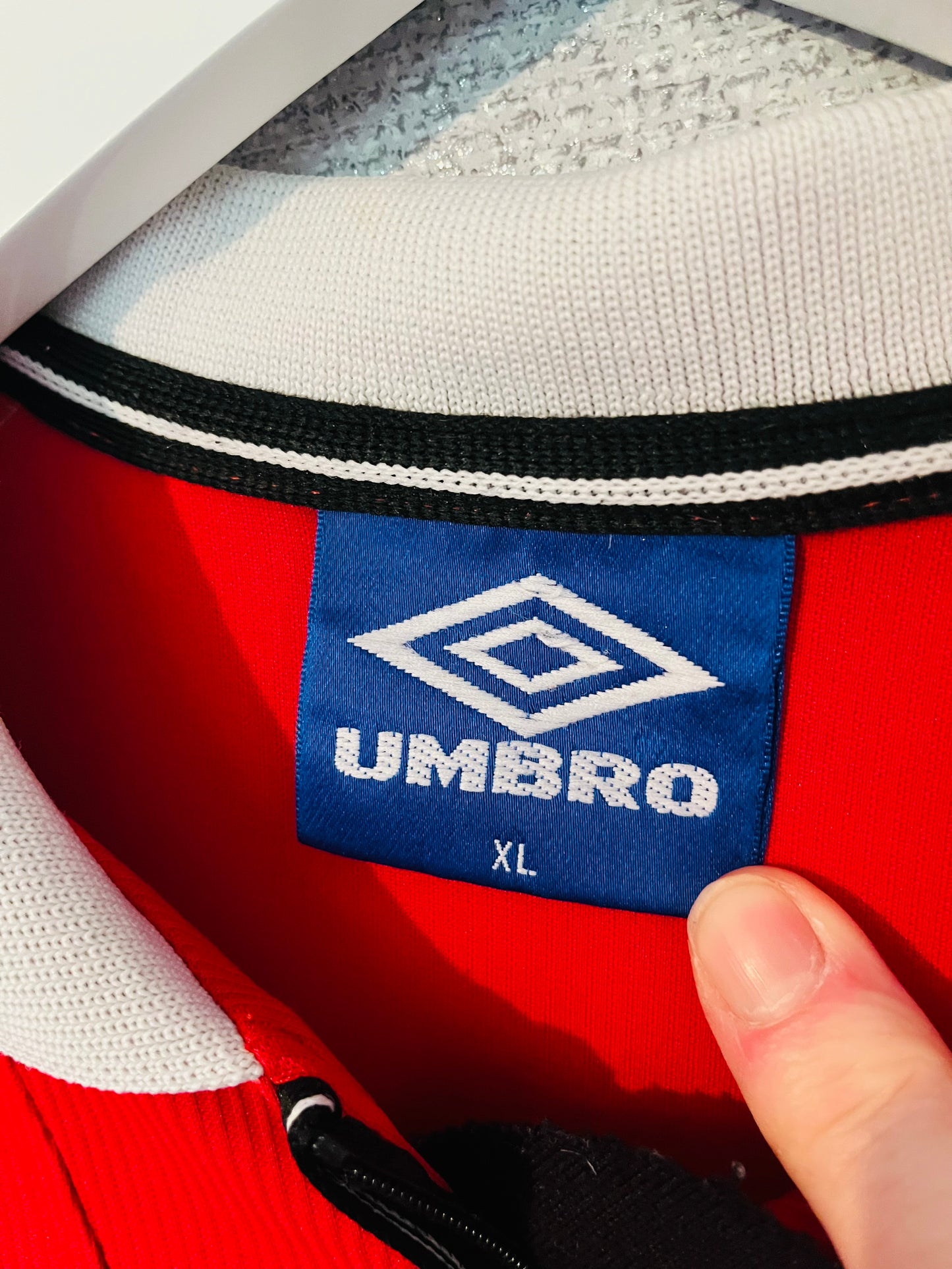 Manchester United home football shirt 1999/2000 Beckham XL