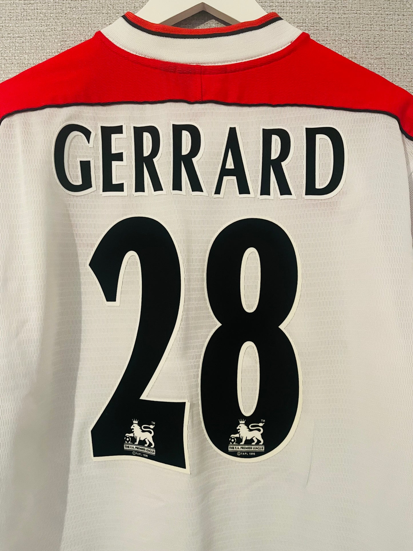 Liverpool away football shirt 1998/2000 Gerrard Medium