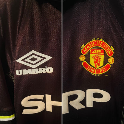 Manchester United third football shirt 1998/99 Keane Large