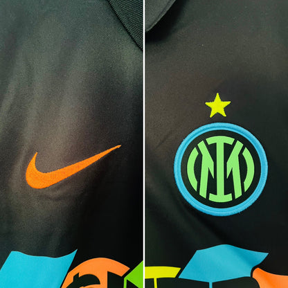 Inter Milan third football shirt
2021/22 Lautaro Martinez Medium