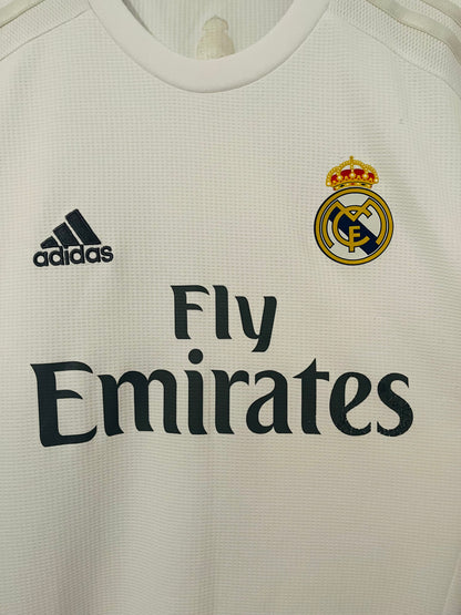 Real Madrid home football shirt
2015/16 CR7 Medium