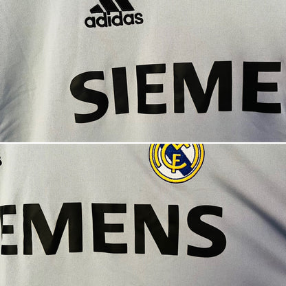 Real Madrid third football shirt
2005/06 Zidane Large