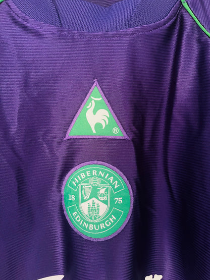Hibernian away football shirt
2001/02 Large