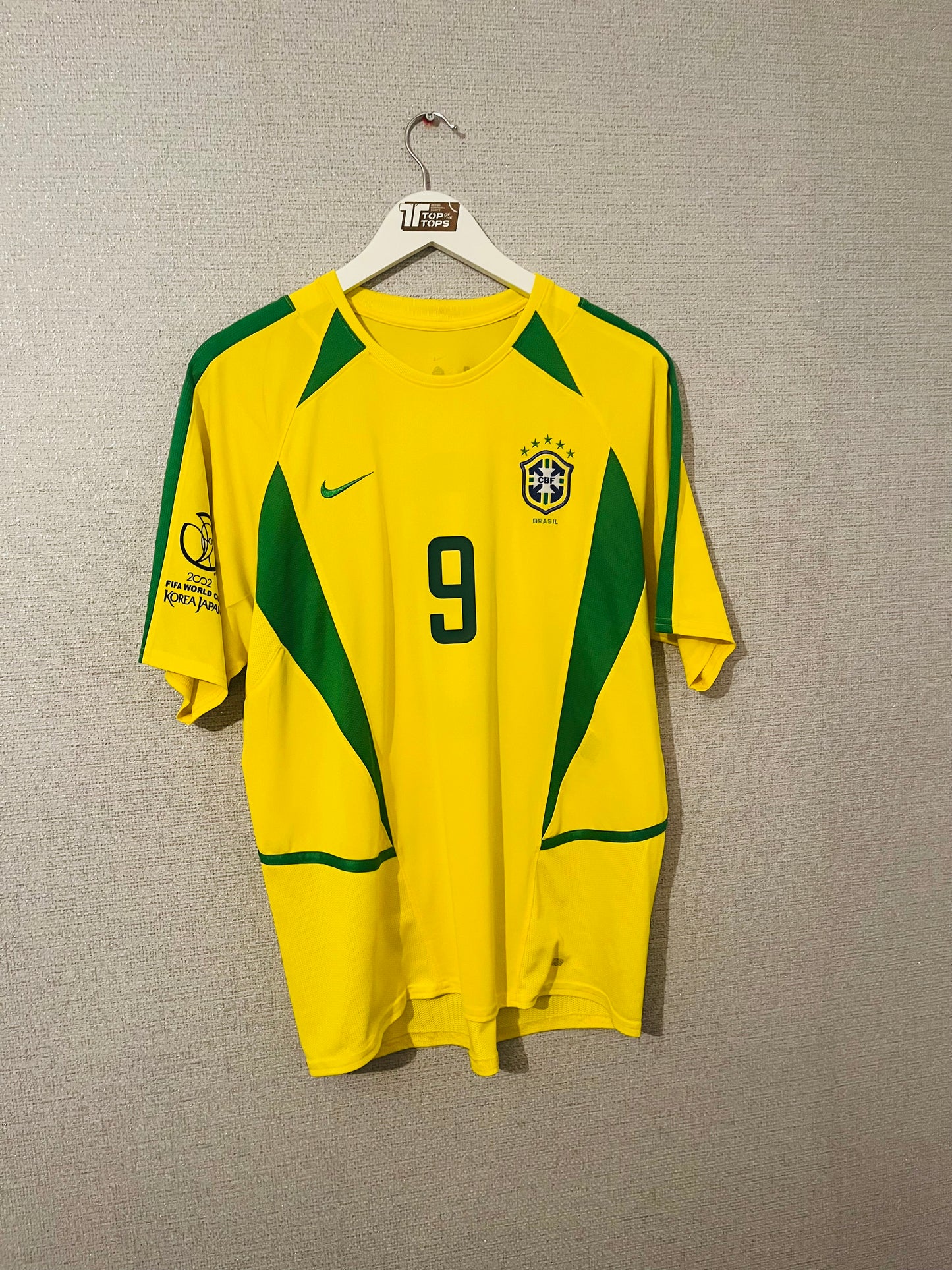 Brazil home football shirt            W/C 2002 R9 Medium