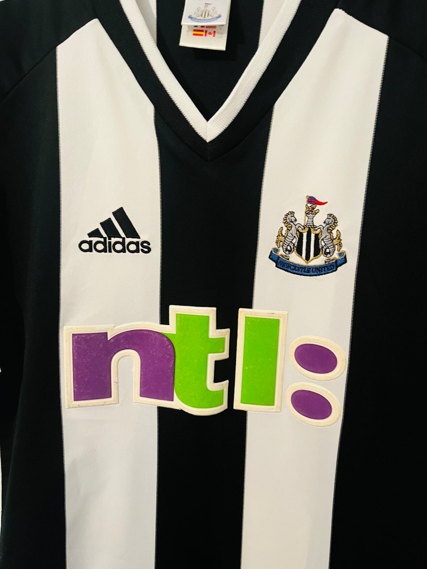 Newcastle United home football shirt 2001/03 Robert Large