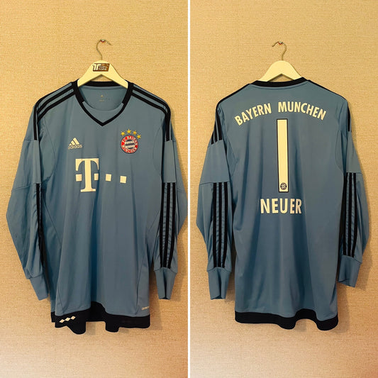 Bayern Munich goalkeeper football shirt
2015/16 Neuer Large