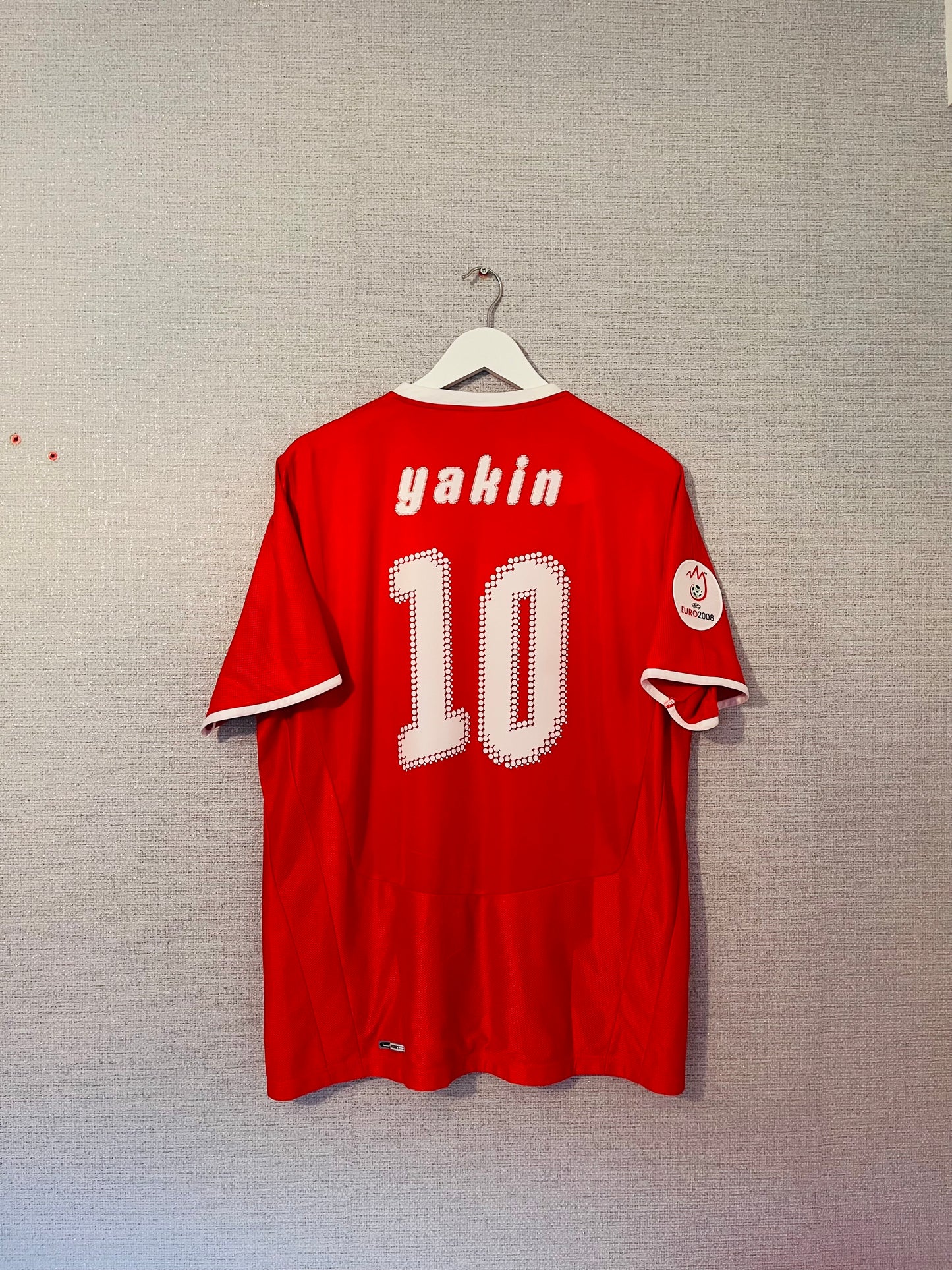 Switzerland home football shirt
Euro 2008 Hakan Yakin Large BNWTs