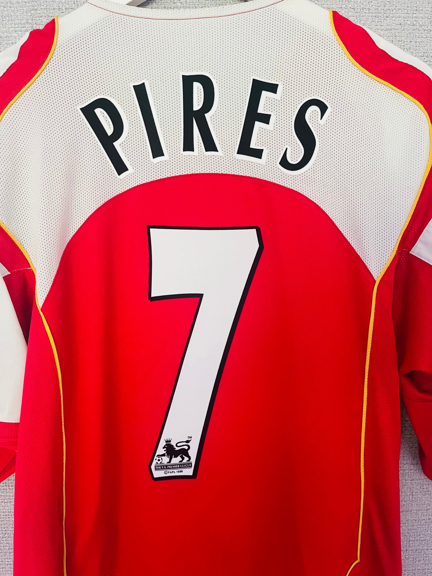 Arsenal home football shirt 2004/05 Pires Large
