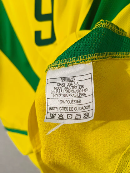 Brazil home football shirt            W/C 2002 R9 Medium