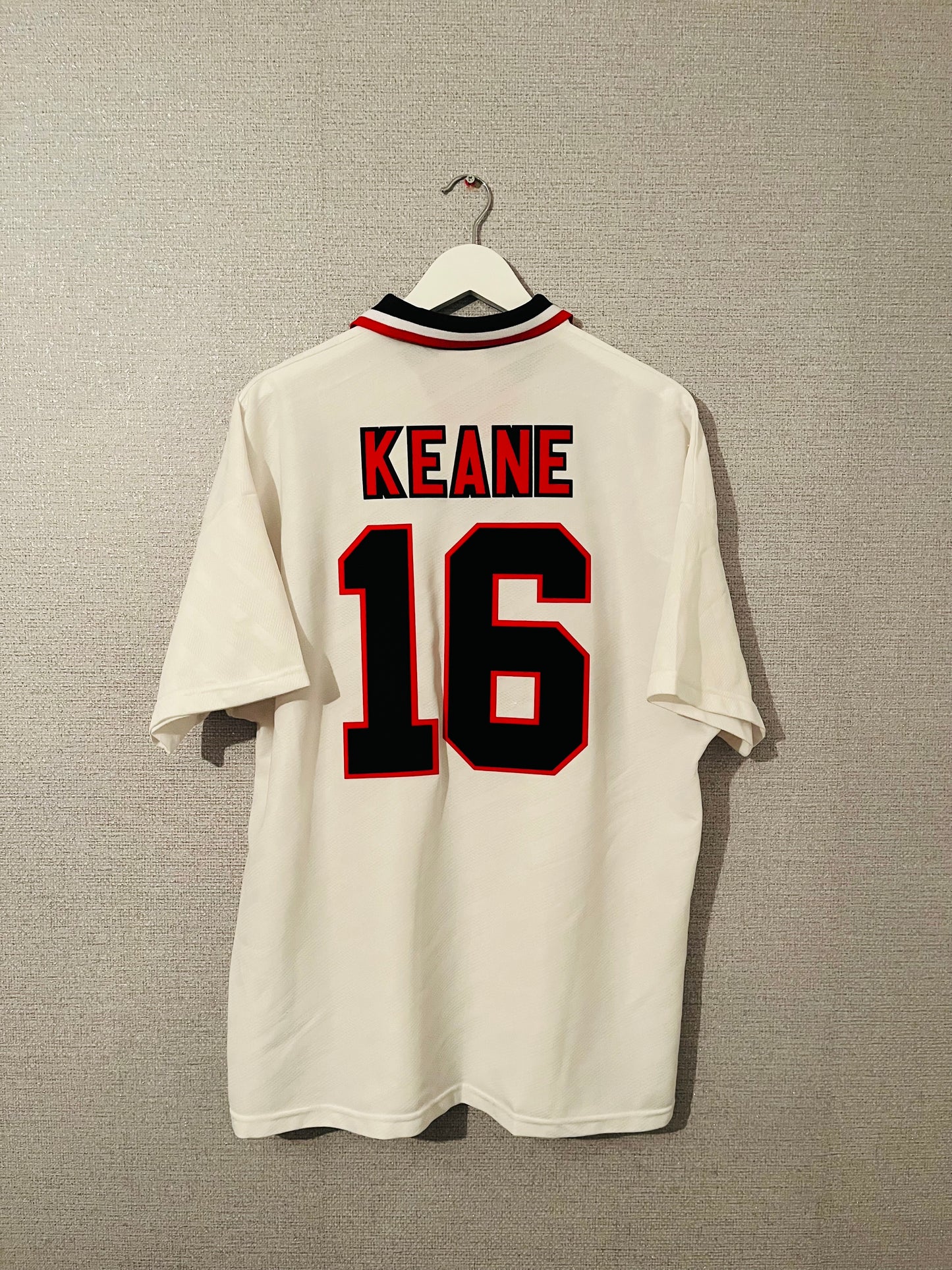 Manchester United away football shirt 1996/96 Keane XL