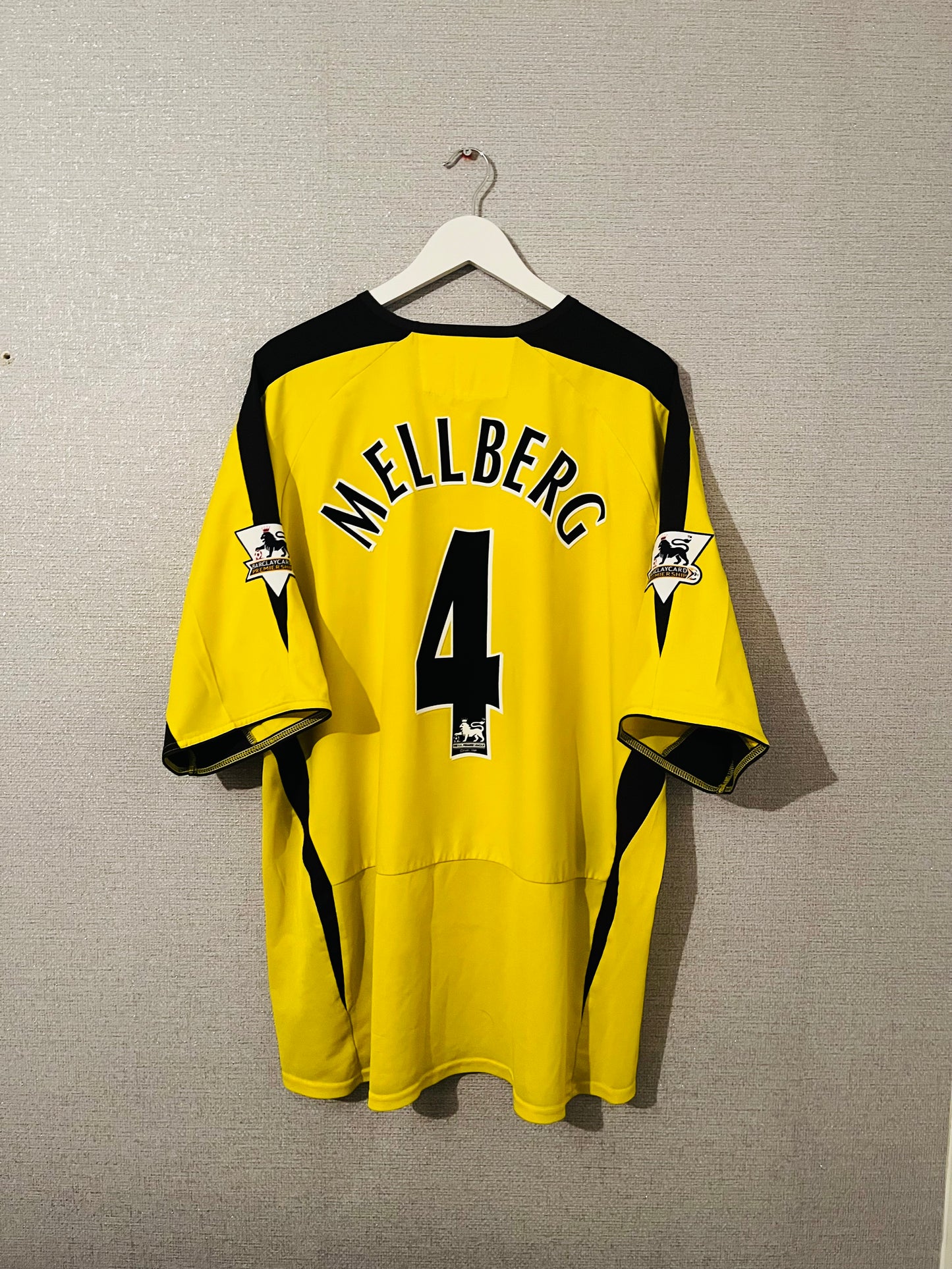 Aston Villa away football shirt
2003/04 Mellberg XXL