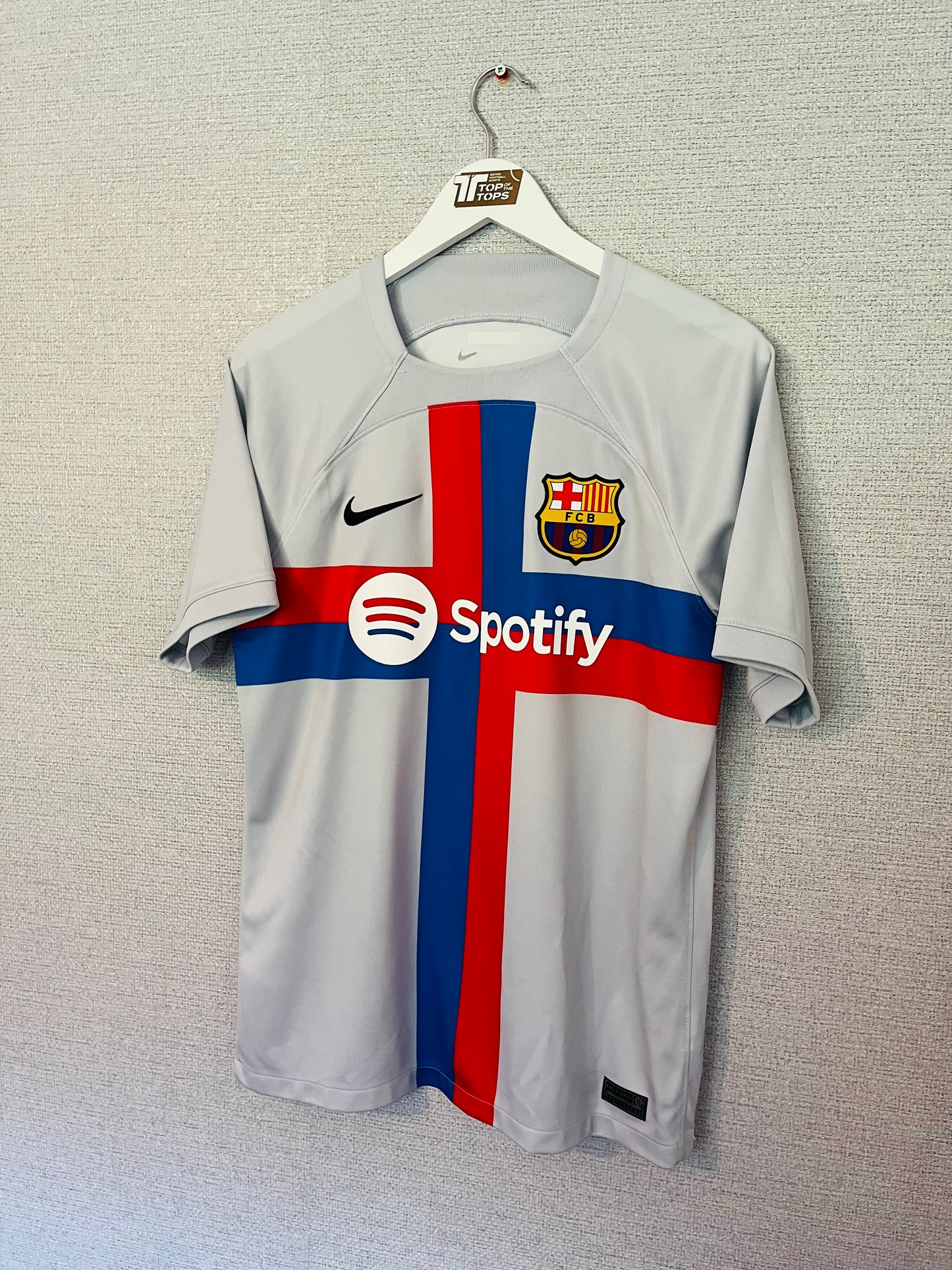 Barcelona third football shirt
2022/23 Lamine Yamal Medium