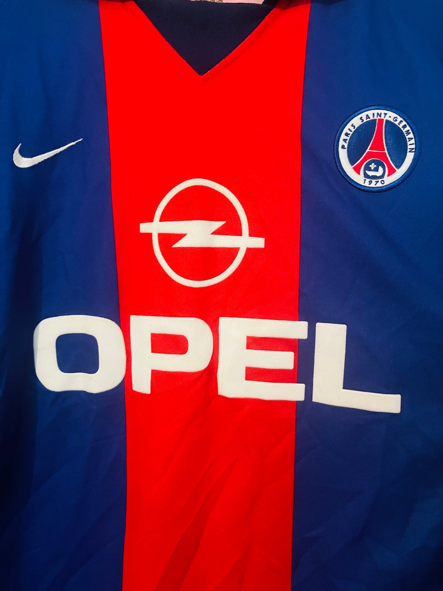 PSG home football shirt
2000/01 Okocha XL