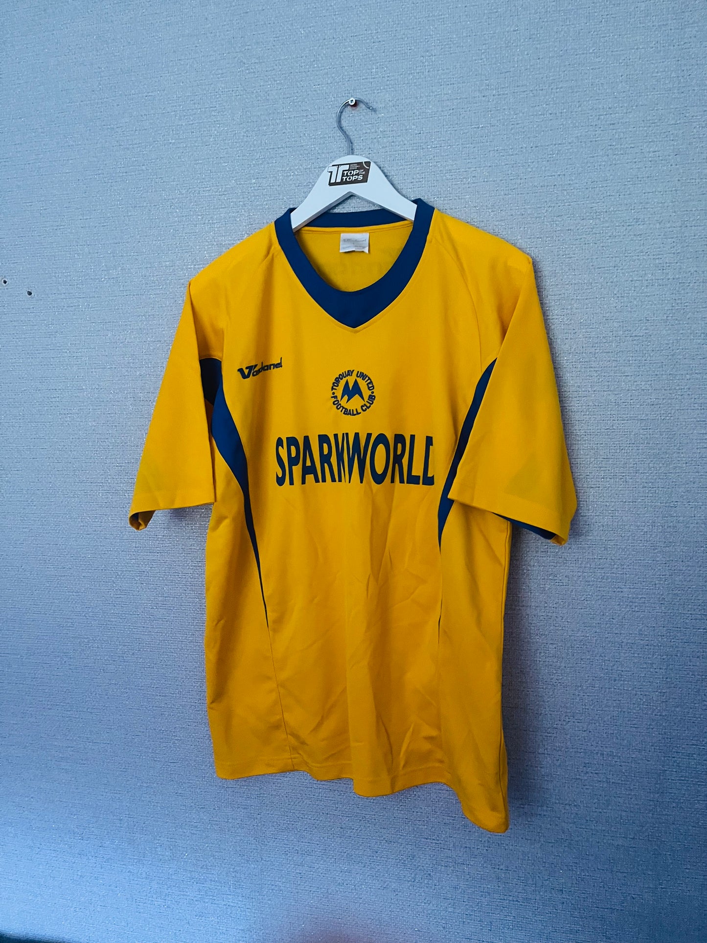 Torquay United home football shirt
2007/08 Large