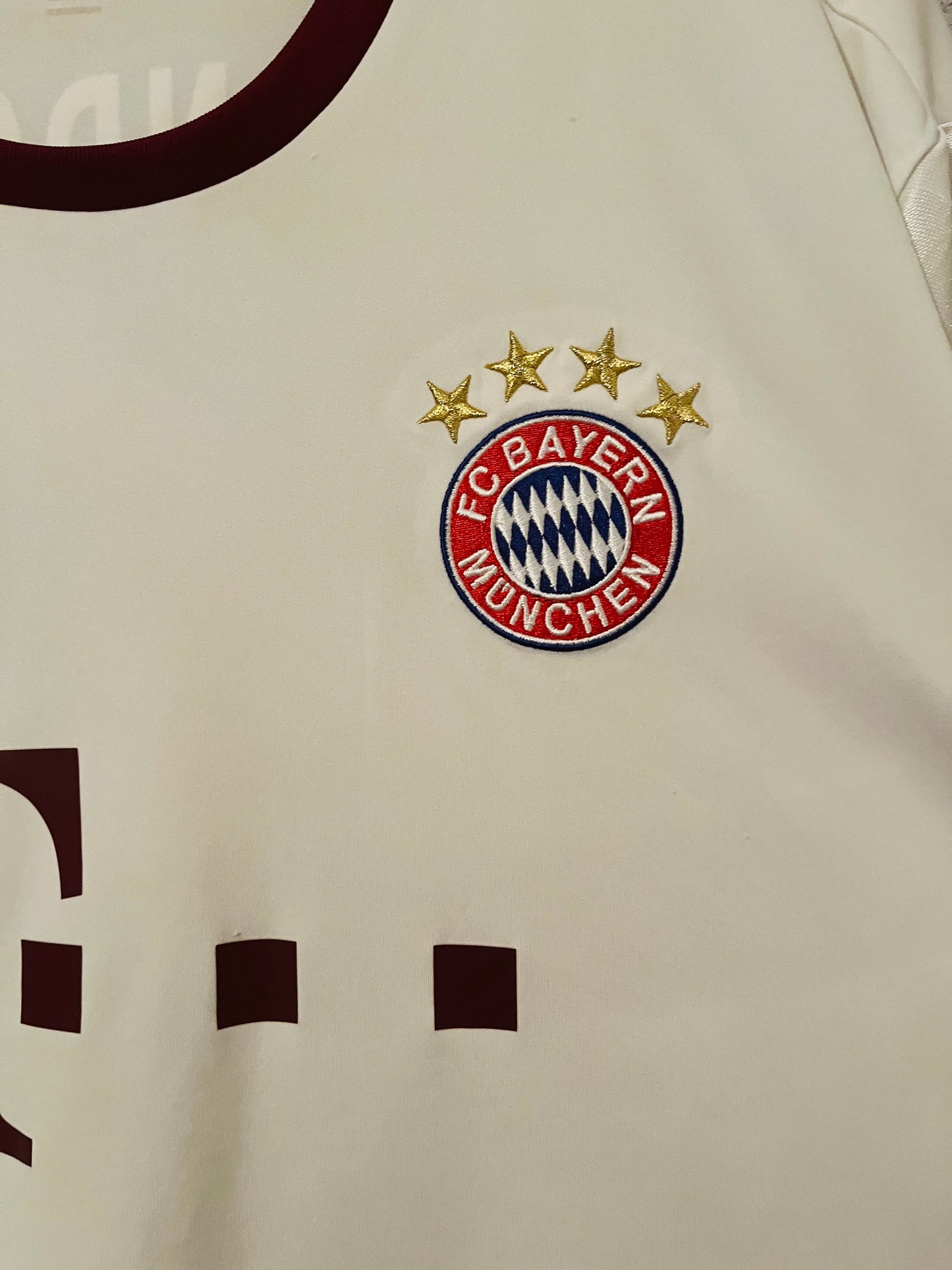 Bayern Munich third football shirt 2016/17 Lewandowski XXL