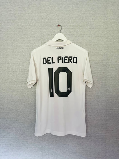 Juventus away football shirt
2010/12 Del Piero Medium