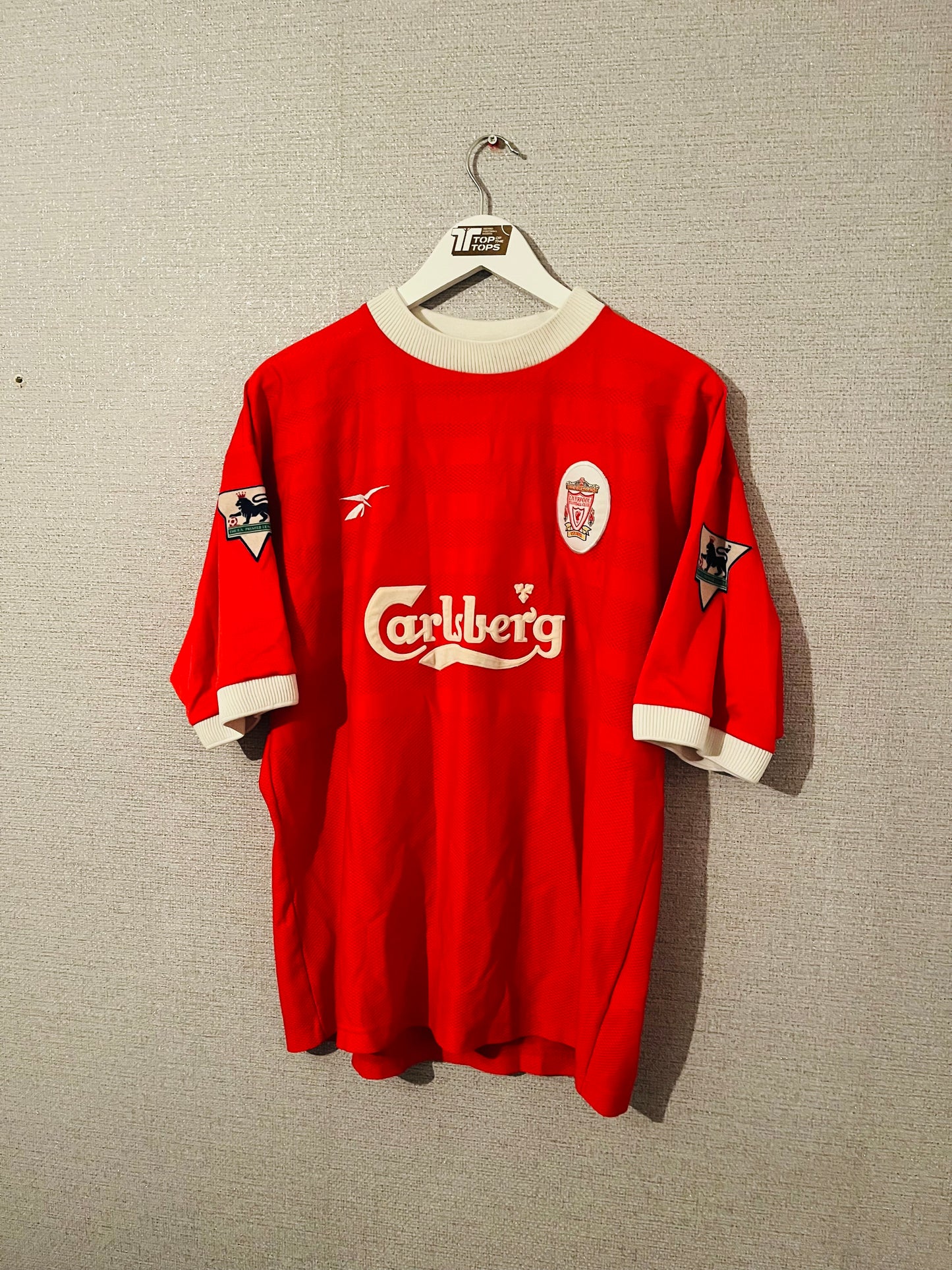 Liverpool home football shirt
1998/2000 Owen Large