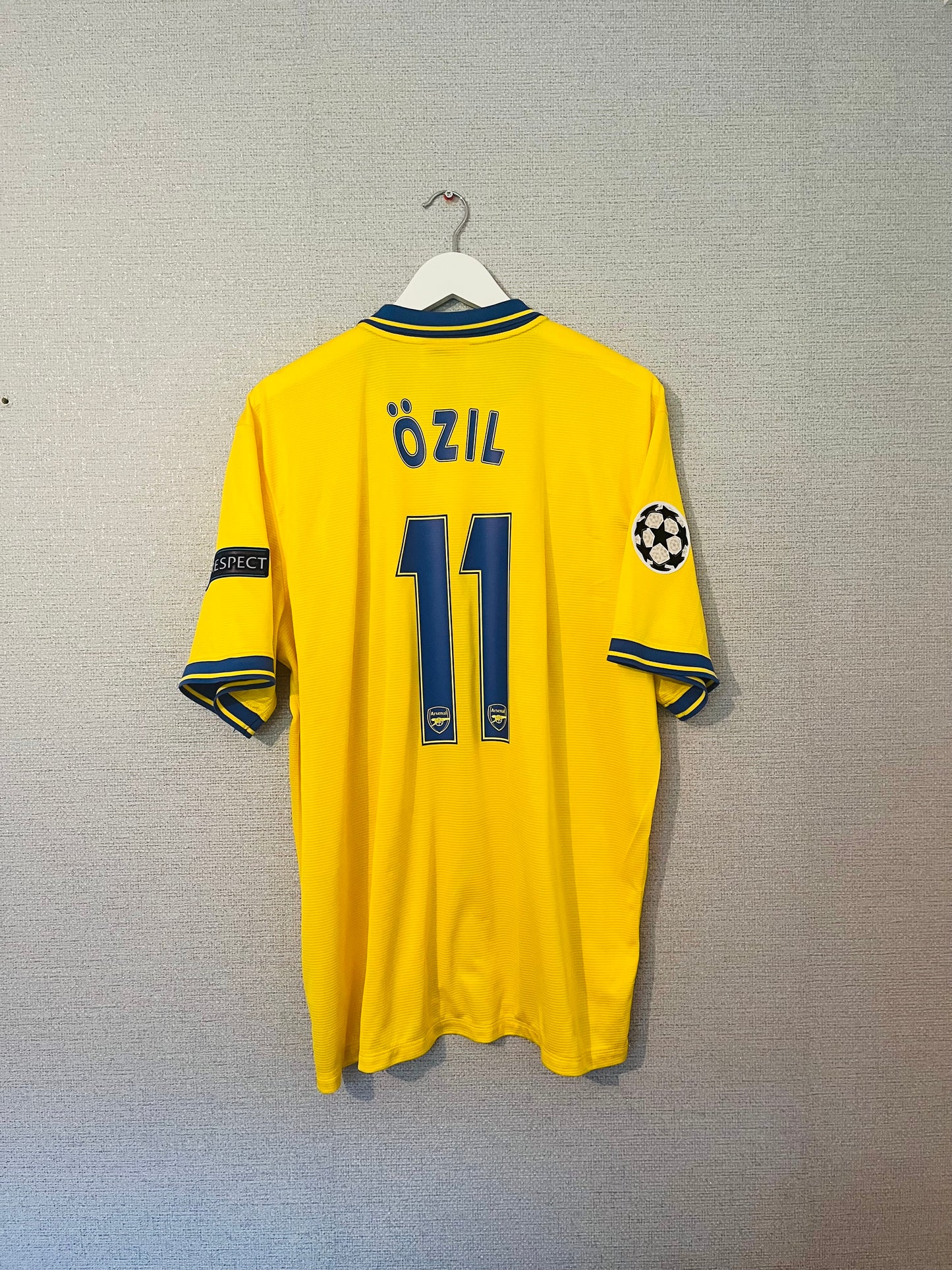 Arsenal away football shirt 2013/14 Ozil XXL