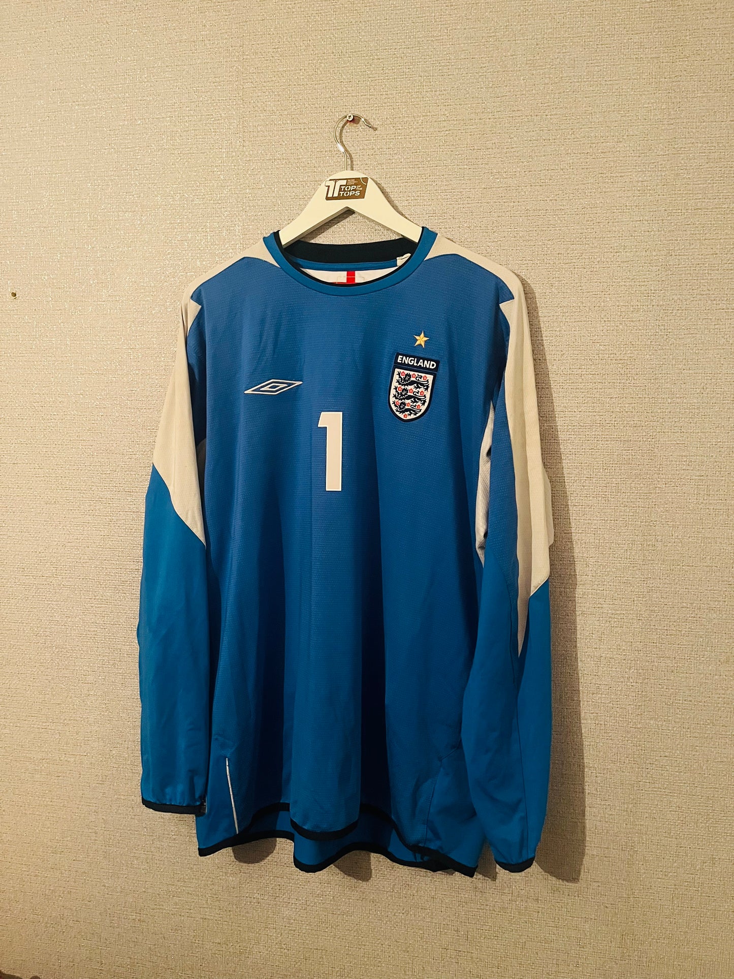 England goalkeeper football shirt
Euro 2004 James XXL