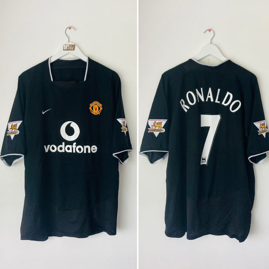 Manchester United away football shirt
2003/04 CR7 XXL
